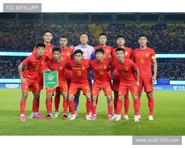 中国足球队在亚运会赛场上展现实力，状态回暖备受关注