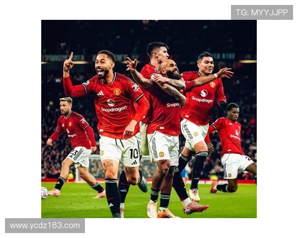 曼联转会策略引关注,球队重塑阵容展现状态回暖趋势