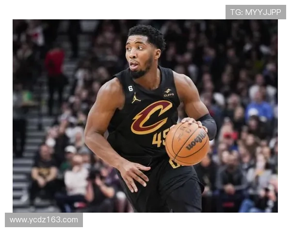 多诺万·米切尔突破效率提升明显，关键时刻得分能力超越昔日核心