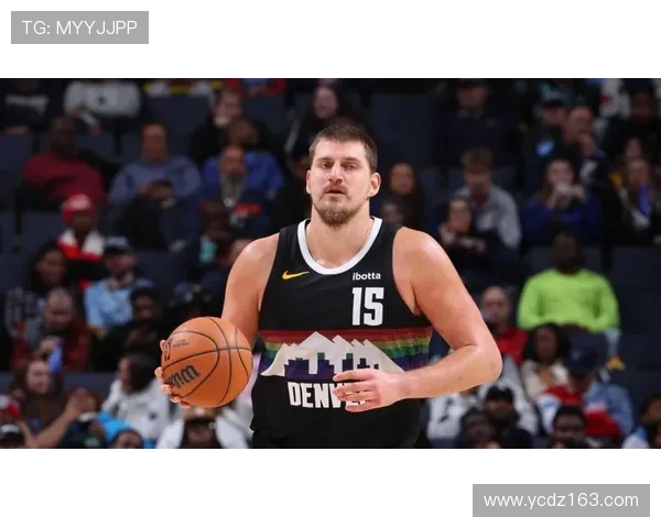 沙奎尔低位背打主导禁区，区别于约基奇组织型内线